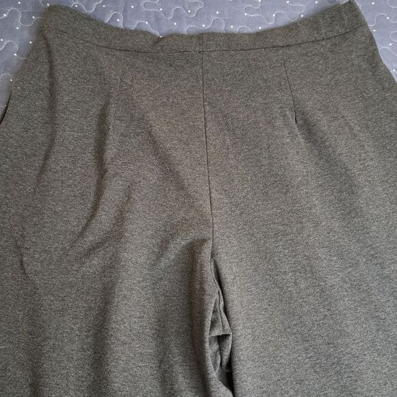 Saint + Sofia gray wide leg pull on Camden pants size 10 - Picture 4 of 6